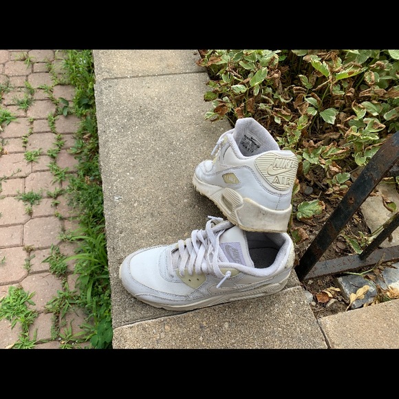 Nike air maxes - Picture 2 of 3